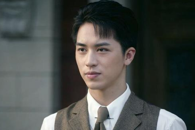 容嘉上 容嘉上