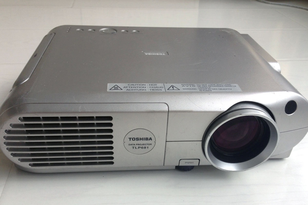 東芝 TLP-680 東芝 TLP-680