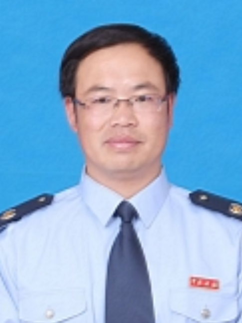 崔俊峰(國家稅務總局四子王旗稅務局黨委委員、紀檢組長、分管黨委紀檢組) 崔俊峰(國家稅務總局四子王旗稅務局黨委委員、紀檢組長、分管黨委紀檢組)