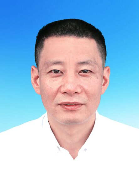 丁光安(安徽省黃山市歙縣退役軍人事務局黨組成員、退役軍人服務中心主任) 丁光安(安徽省黃山市歙縣退役軍人事務局黨組成員、退役軍人服務中心主任)
