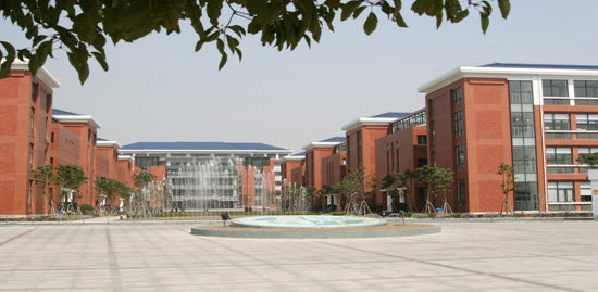 上海外國語大學西外外國語學校