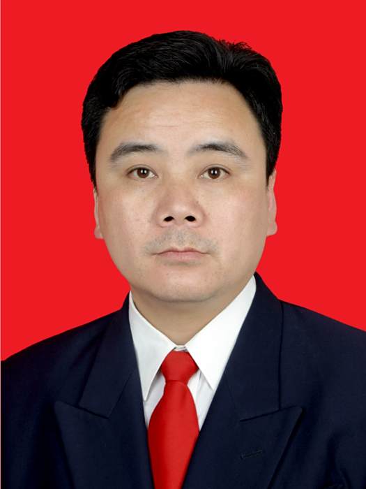 熊杰(重慶市秀山自治縣工業園區管理委員會黨工委委員、副主任) 熊杰(重慶市秀山自治縣工業園區管理委員會黨工委委員、副主任)