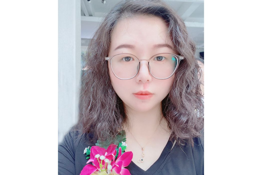 張維維(中國美術家協會會員) 張維維(中國美術家協會會員)