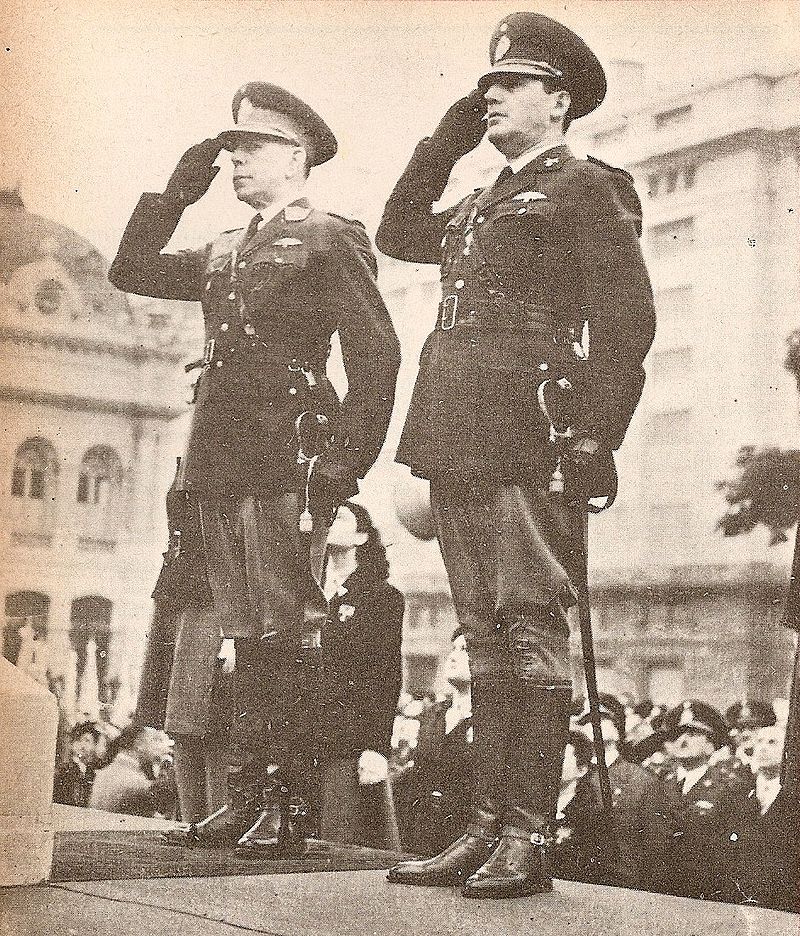 1945年庇隆（右）與法雷爾將軍