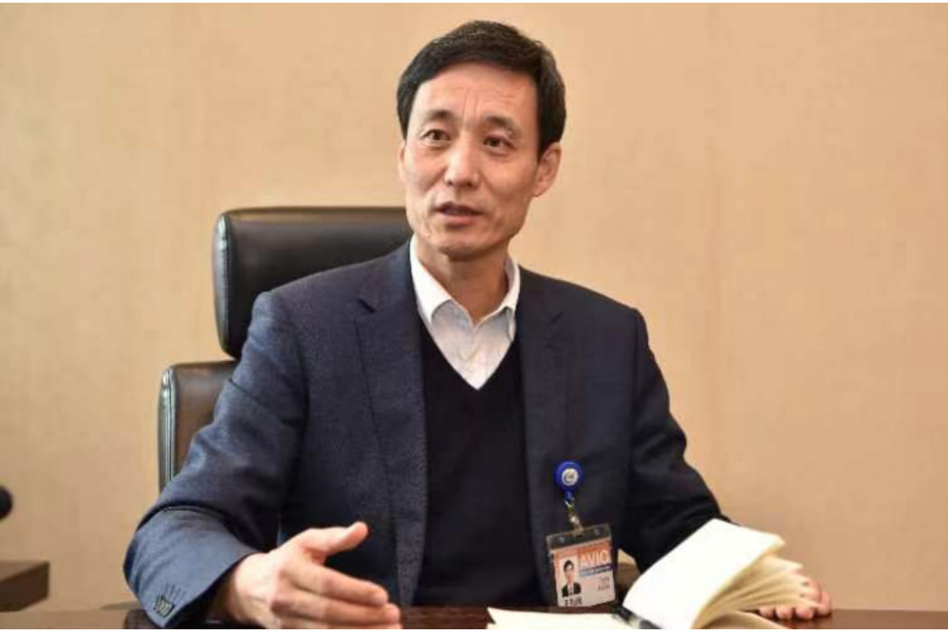 王海峰(中國工程院院士、航空工業成都飛機設計研究所總設計師) 王海峰(中國工程院院士、航空工業成都飛機設計研究所總設計師)