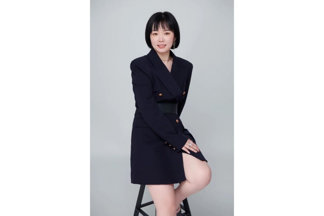 楊菊(方里FUNNYELVES化妝品創始人) 楊菊(方里FUNNYELVES化妝品創始人)