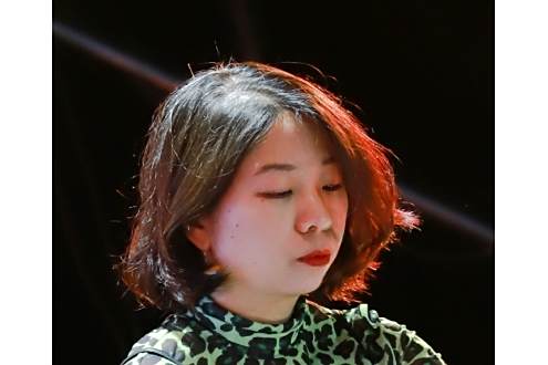 TINA(號外樂團鍵盤手) TINA(號外樂團鍵盤手)