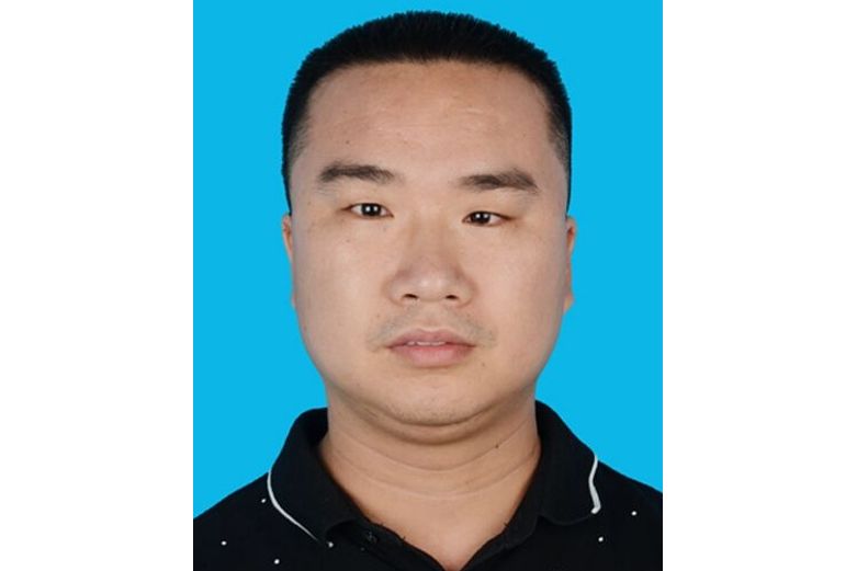 王卓(長沙市雨花區人民政府辦公室副主任) 王卓(長沙市雨花區人民政府辦公室副主任)