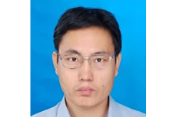 李立輕 李立輕