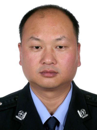 黃良(玉溪市公安局江川區分局黨委委員、副局長) 黃良(玉溪市公安局江川區分局黨委委員、副局長)