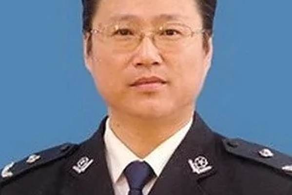 徐躍飛(湖南警察學院法律系主任) 徐躍飛(湖南警察學院法律系主任)