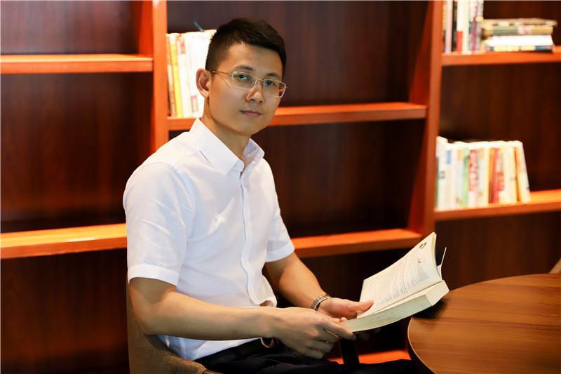楊燕釗 楊燕釗