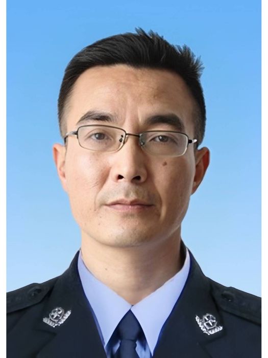 程立(湖北省鹹寧市崇陽縣公安局黨委委員、政工室主任) 程立(湖北省鹹寧市崇陽縣公安局黨委委員、政工室主任)