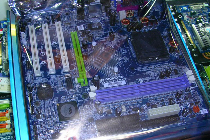 技嘉GA-8VPM775-DG2 技嘉GA-8VPM775-DG2