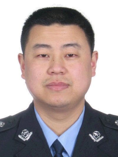 徐斌(重慶市涪陵區公安局黨委委員、副局長) 徐斌(重慶市涪陵區公安局黨委委員、副局長)