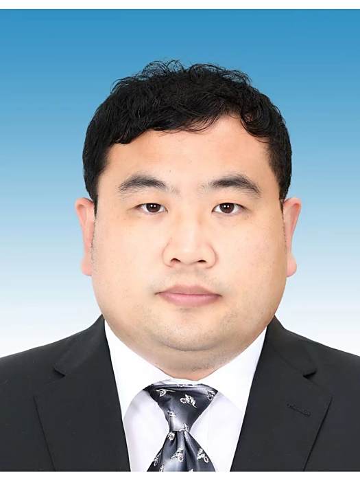 朱通(山東省棗莊市嶧城區統計局黨組成員、副局長) 朱通(山東省棗莊市嶧城區統計局黨組成員、副局長)