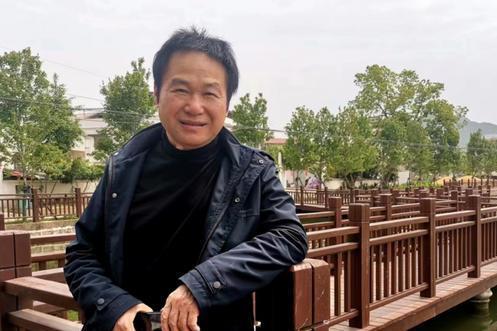 傅振國(黃岡市浠水縣白蓮鎮長嶺崗村5組組長) 傅振國(黃岡市浠水縣白蓮鎮長嶺崗村5組組長)