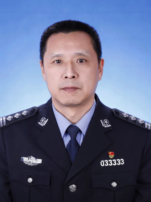 王金剛(黑龍江省齊齊哈爾市富拉爾基區副區長、黨組成員、公安分局局長、黨委書記、三級高級警長) 王金剛(黑龍江省齊齊哈爾市富拉爾基區副區長、黨組成員、公安分局局長、黨委書記、三級高級警長)