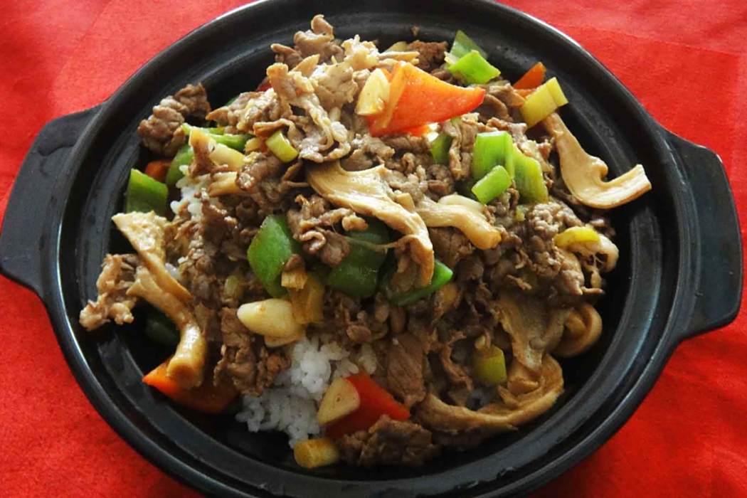 蘑菇肉排煲