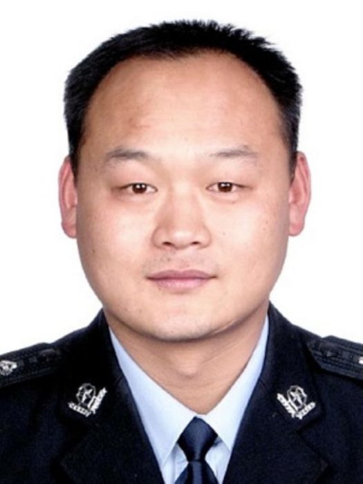 姜偉(山東省聊城市東阿縣公安局副局長、二級警長) 姜偉(山東省聊城市東阿縣公安局副局長、二級警長)