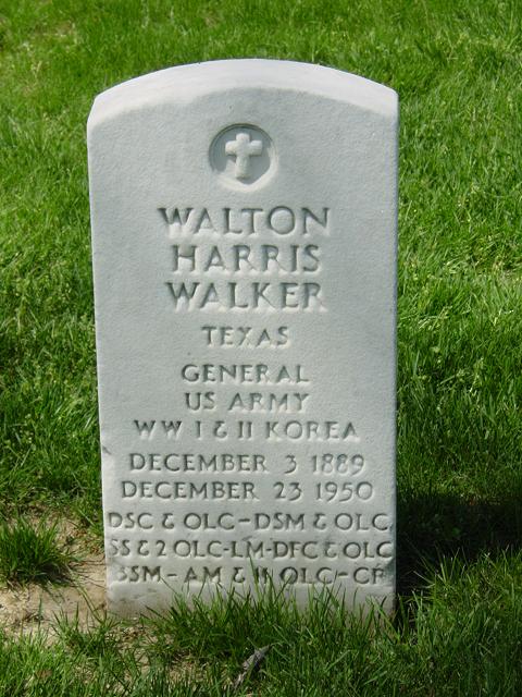 安葬於維吉尼亞州阿靈頓國家公墓34區86-A
