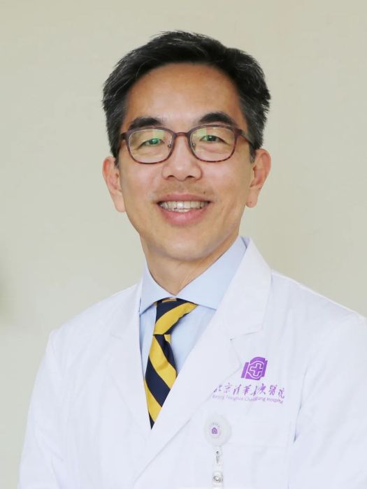 黃天蔭(美國國家醫學院外籍院士、新加坡國家科學院院士、臨床科學和視網膜專家、清華大學講席教授) 黃天蔭(美國國家醫學院外籍院士、新加坡國家科學院院士、臨床科學和視網膜專家、清華大學講席教授)