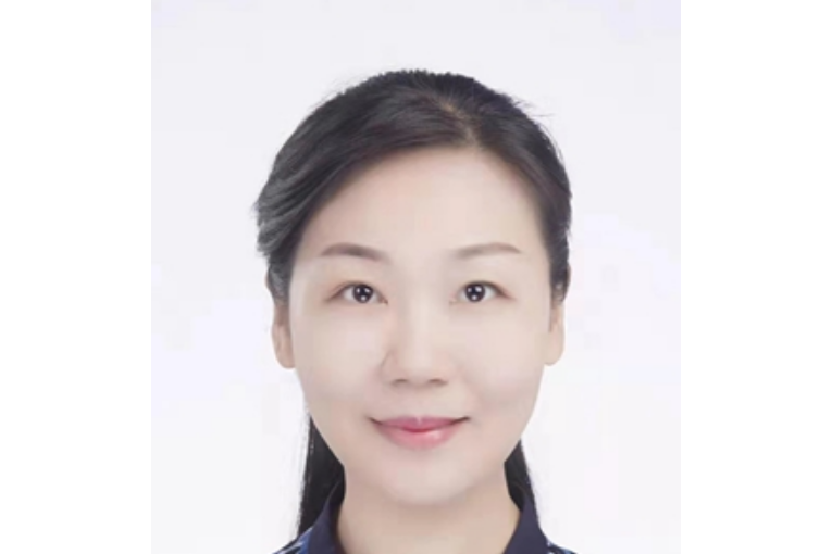 操林英 操林英