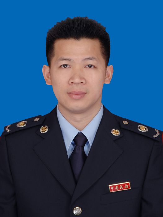 黃健(廣西玉林市容縣稅務局黨委委員、副局長) 黃健(廣西玉林市容縣稅務局黨委委員、副局長)
