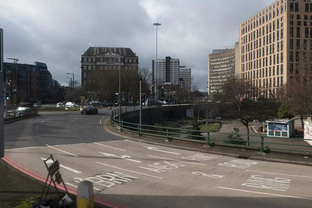 五街道(英國伯明罕市中心的一處街道) 五街道(英國伯明罕市中心的一處街道)
