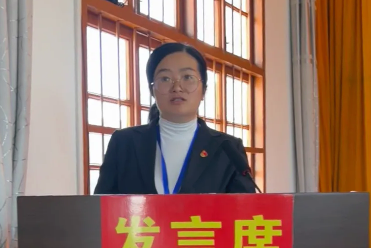 李海花(福建省龍巖市連城縣揭樂鄉鄉長) 李海花(福建省龍巖市連城縣揭樂鄉鄉長)