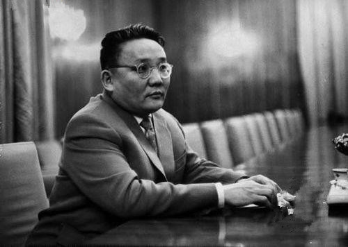 蒙古人民革命黨中央委員會總書記的澤登巴爾