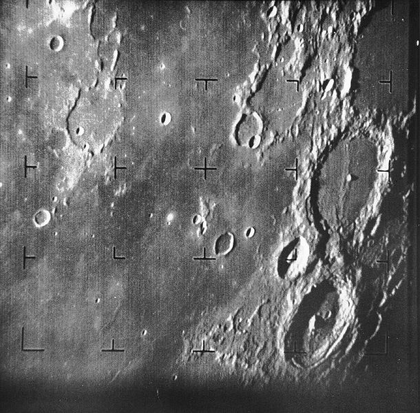 徘徊者7號撞擊前拍攝的月球圖片