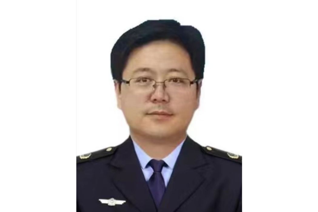 張中華(內蒙古市場監督管理局黨組成員、駐局紀檢監察組組長) 張中華(內蒙古市場監督管理局黨組成員、駐局紀檢監察組組長)