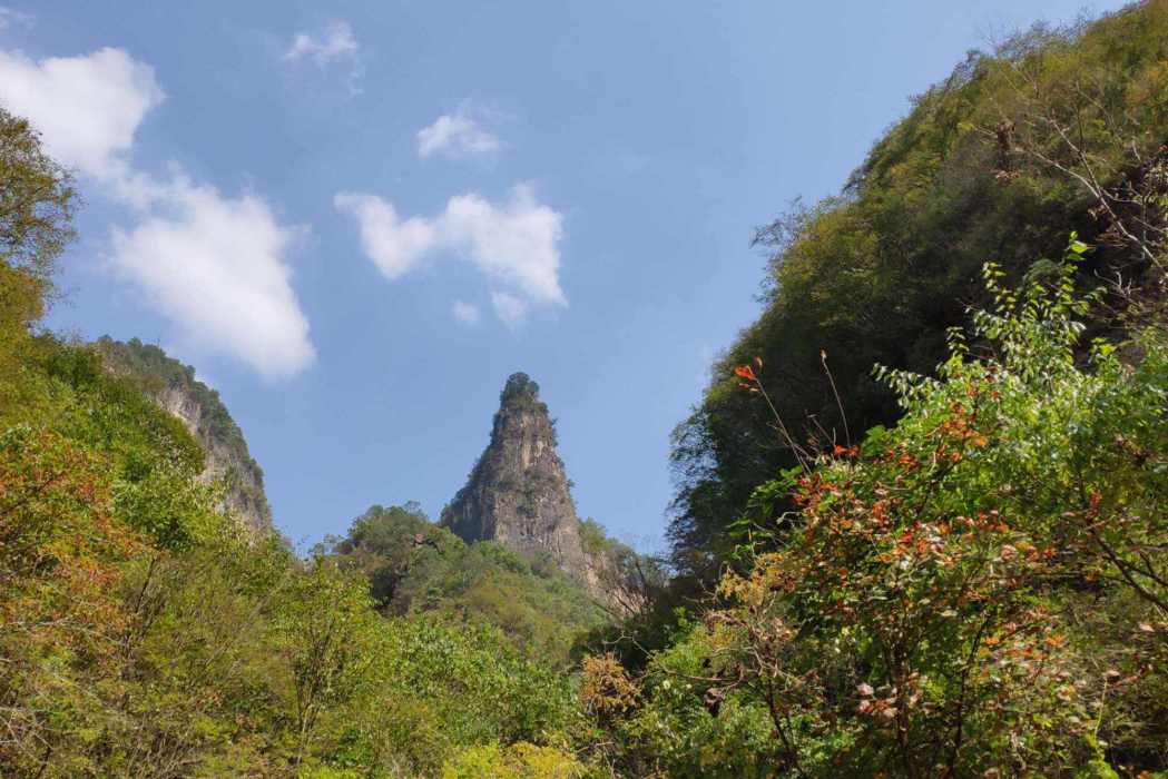 筆峰山(山西省天鎮縣陰山山脈南支) 筆峰山(山西省天鎮縣陰山山脈南支)