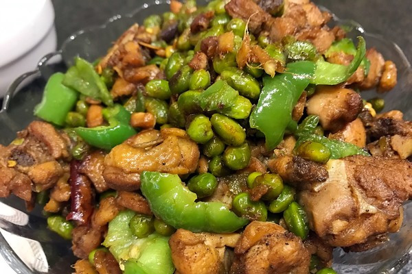 毛豆鬧雞