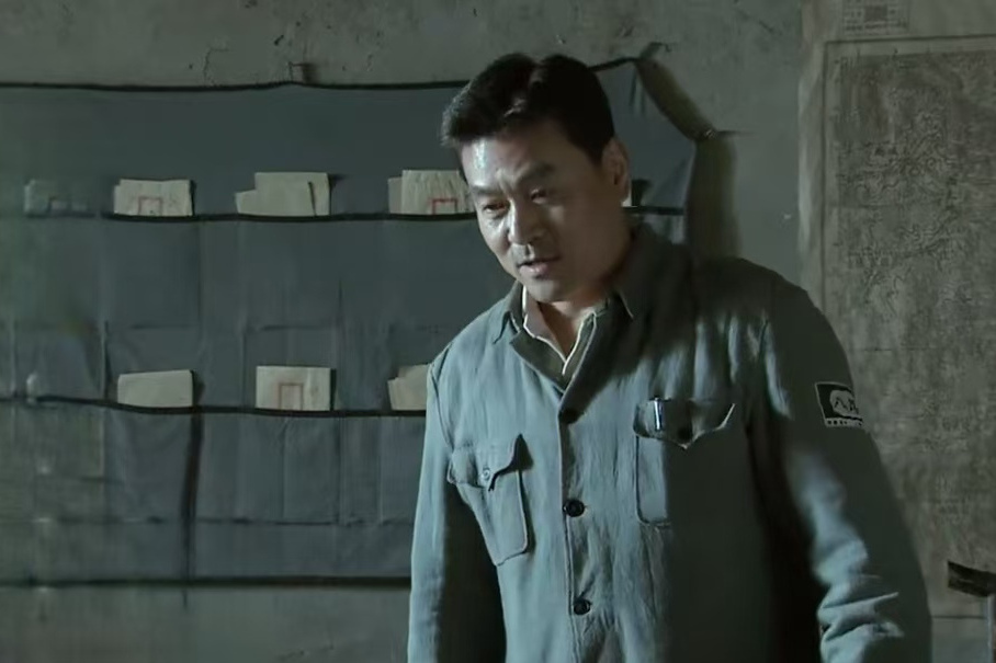 曹剛(軍旅諜戰劇《鋤奸》中的角色) 曹剛(軍旅諜戰劇《鋤奸》中的角色)