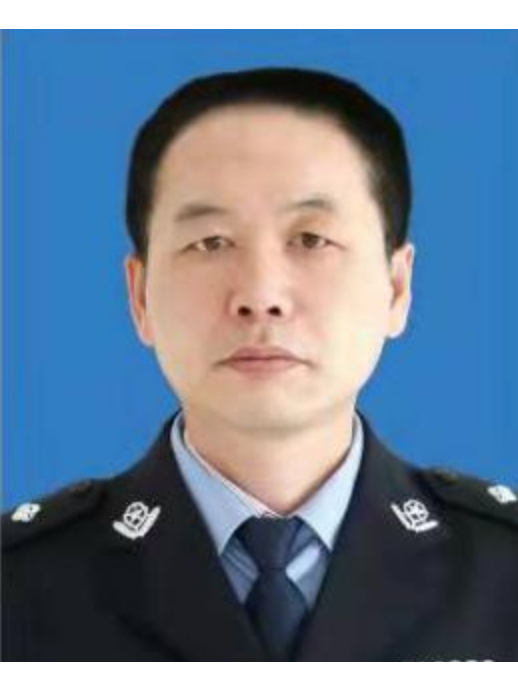 張然(山東省東營市利津縣公安局黨委委員、交通管理大隊大隊長、二級警長) 張然(山東省東營市利津縣公安局黨委委員、交通管理大隊大隊長、二級警長)