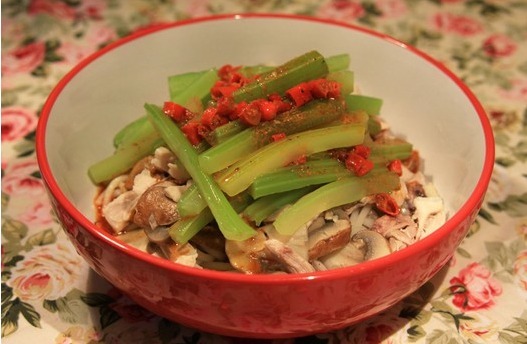 台灣菜野菜沙拉烏龍麵