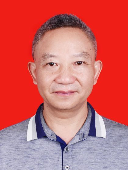 張海清(長沙市雨花區市場監督管理局黨組成員、主任科員) 張海清(長沙市雨花區市場監督管理局黨組成員、主任科員)