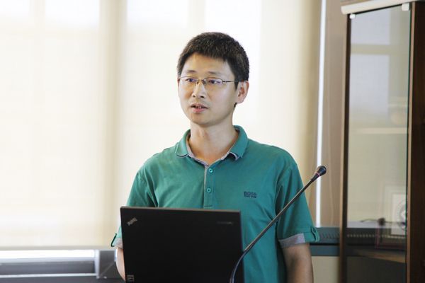 宋清海(哈爾濱工業大學(深圳)理學院副院長、教授、博士生導師) 宋清海(哈爾濱工業大學(深圳)理學院副院長、教授、博士生導師)