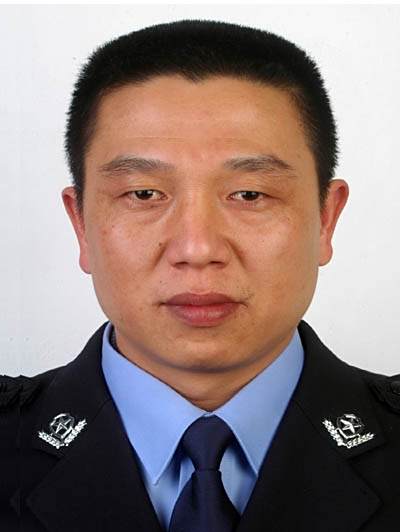 黃成達(浙江省舟山市岱山縣公安局委員會副書記、四級高級警長) 黃成達(浙江省舟山市岱山縣公安局委員會副書記、四級高級警長)