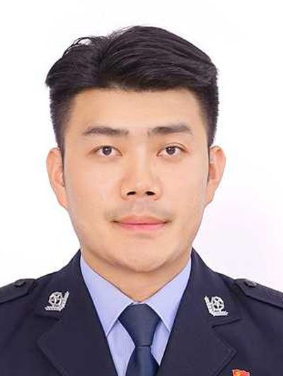 孫磊(四川省眉山市東坡區公安分局黨委委員、政治處主任) 孫磊(四川省眉山市東坡區公安分局黨委委員、政治處主任)