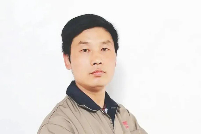 李衛華(生產部車間主任) 李衛華(生產部車間主任)
