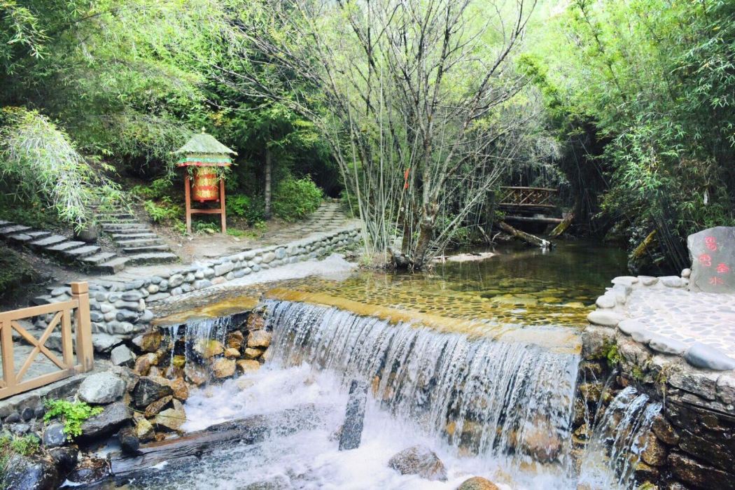 卡定溝景區 卡定溝景區