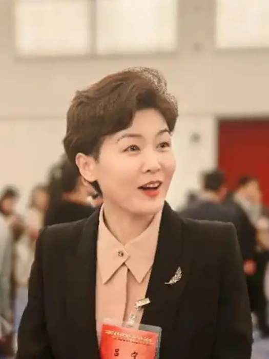 呂寧(國家移民管理局新聞發言人、國家移民管理局綜合司（移民事務國際合作司）副司長)