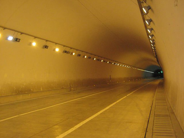 鐵路隧道燈