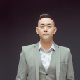 陳嘉男(中國內地男演員、洪金寶影視培訓基地副校長) 陳嘉男(中國內地男演員、洪金寶影視培訓基地副校長)