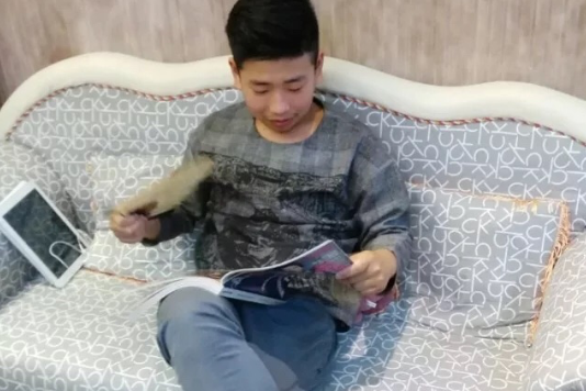 尼銘 尼銘