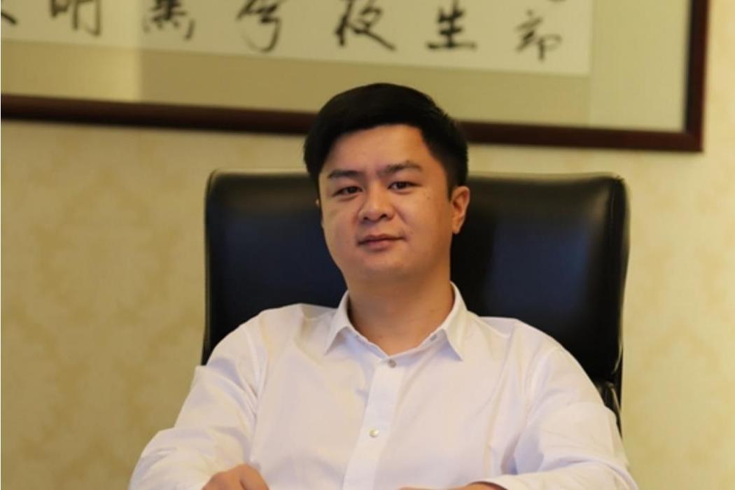 王一鋒(華通控股董事,上海全仕泰執行董事) 王一鋒(華通控股董事,上海全仕泰執行董事)