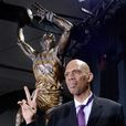 卡里姆·阿布杜爾-賈巴爾(Kareem Abdul-Jabbar) 卡里姆·阿布杜爾-賈巴爾(Kareem Abdul-Jabbar)